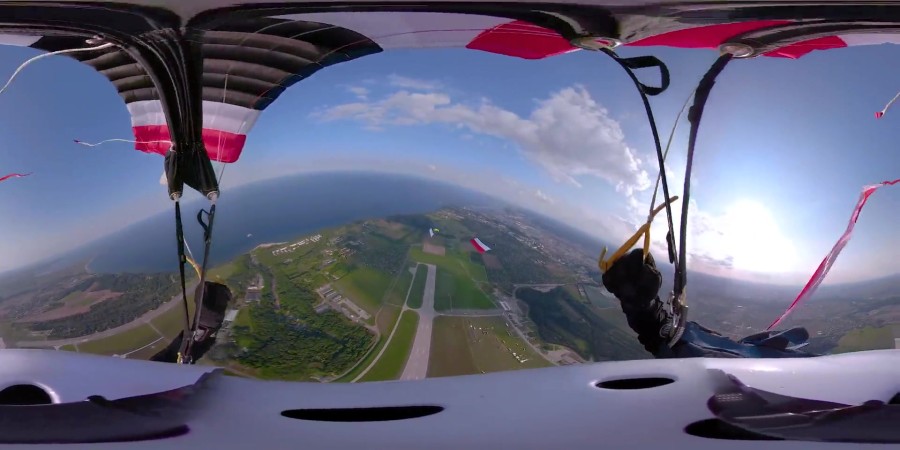 Skoki ze spadochronem - film 360