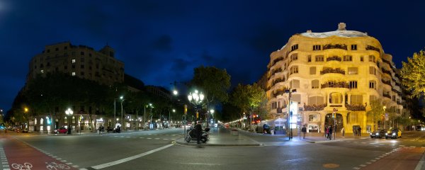 Barcelona nocą